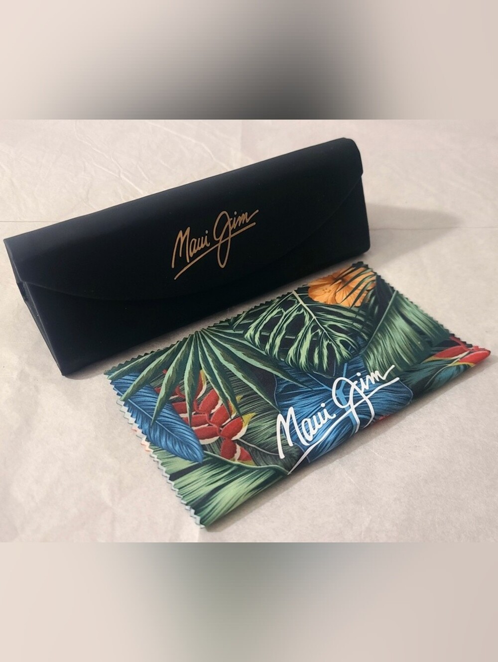Maui Jim - Sunglasses Glasses Case with Microfiber Cloth